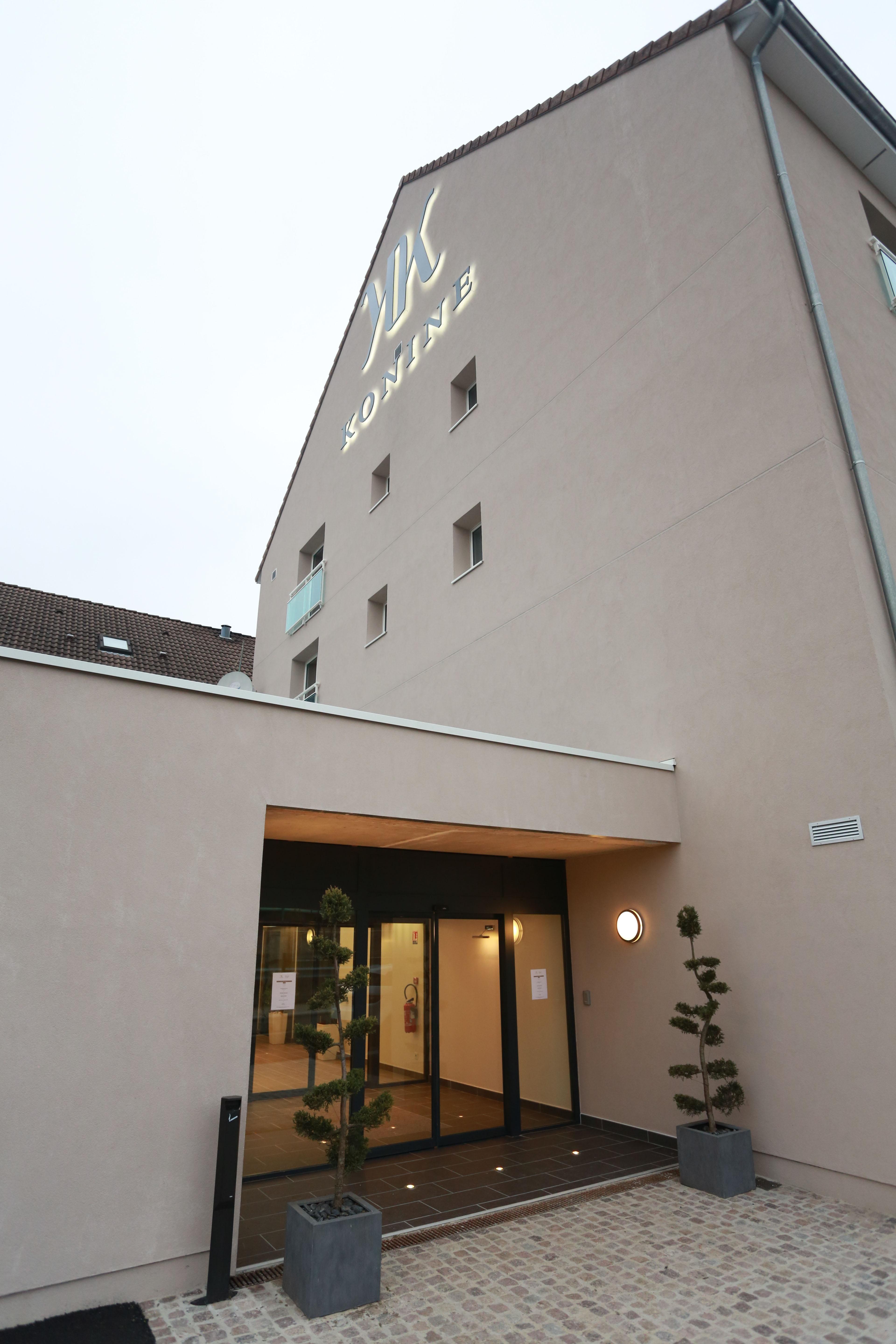 Le Konine - Hotel & Bar & Restaurant Montceau-les-Mines Eksteriør billede