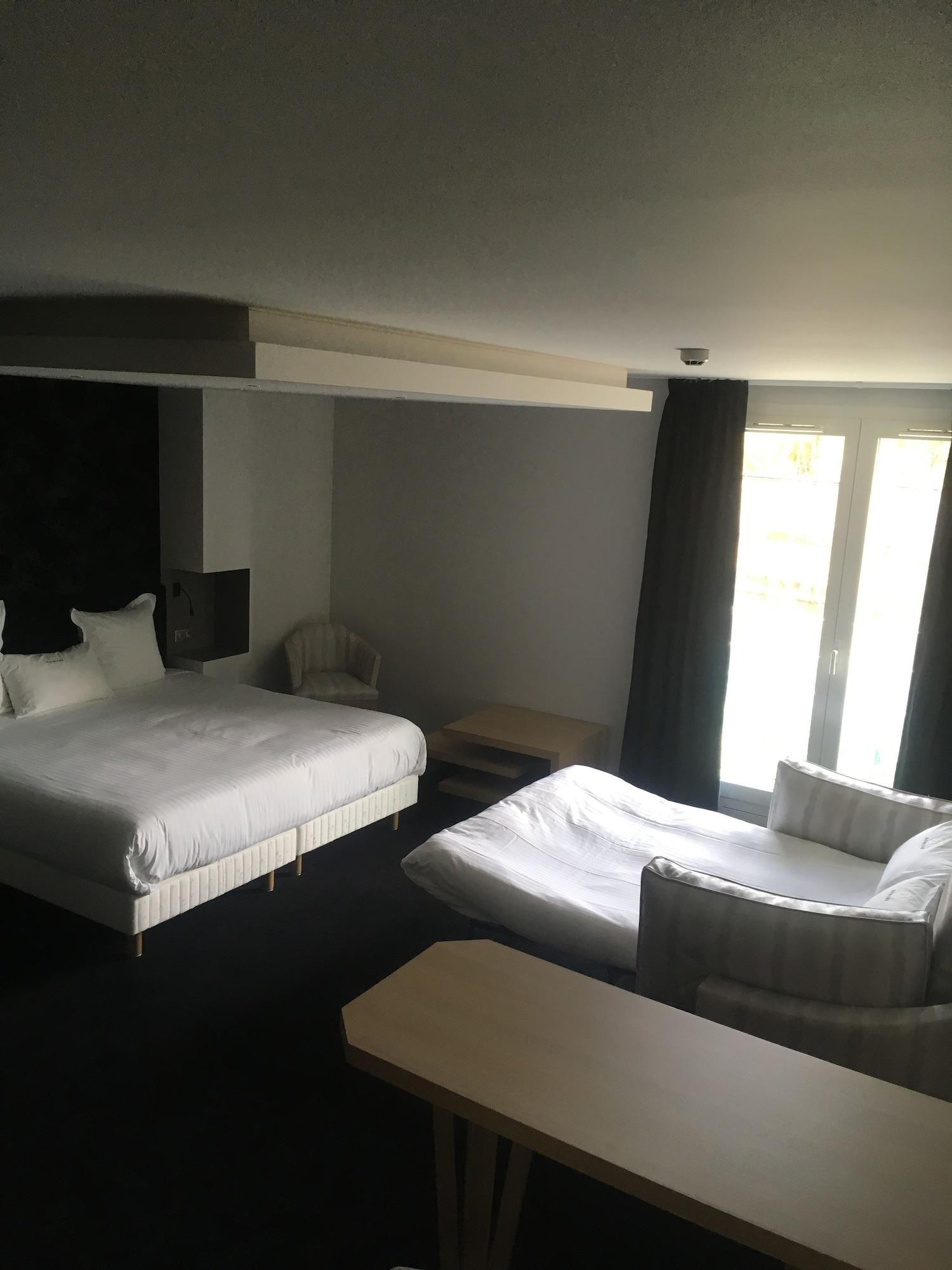Le Konine - Hotel & Bar & Restaurant Montceau-les-Mines Eksteriør billede