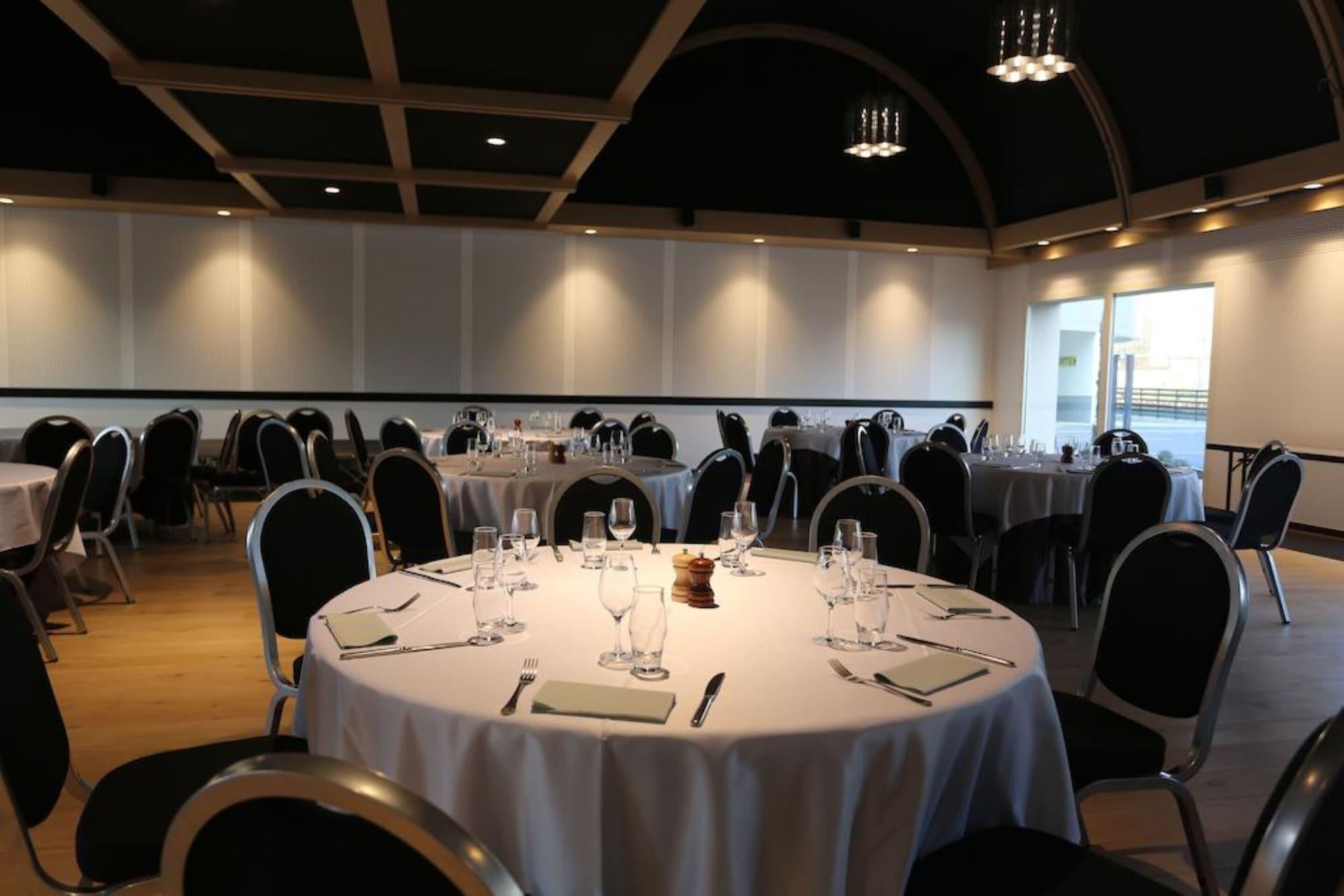 Le Konine - Hotel & Bar & Restaurant Montceau-les-Mines Eksteriør billede
