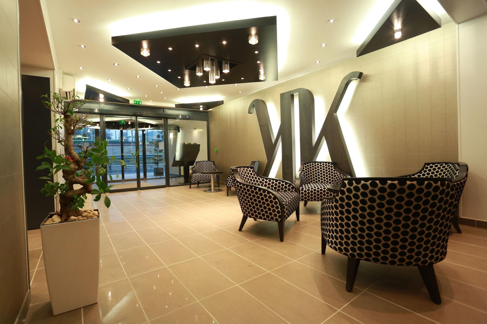 Le Konine - Hotel & Bar & Restaurant Montceau-les-Mines Eksteriør billede