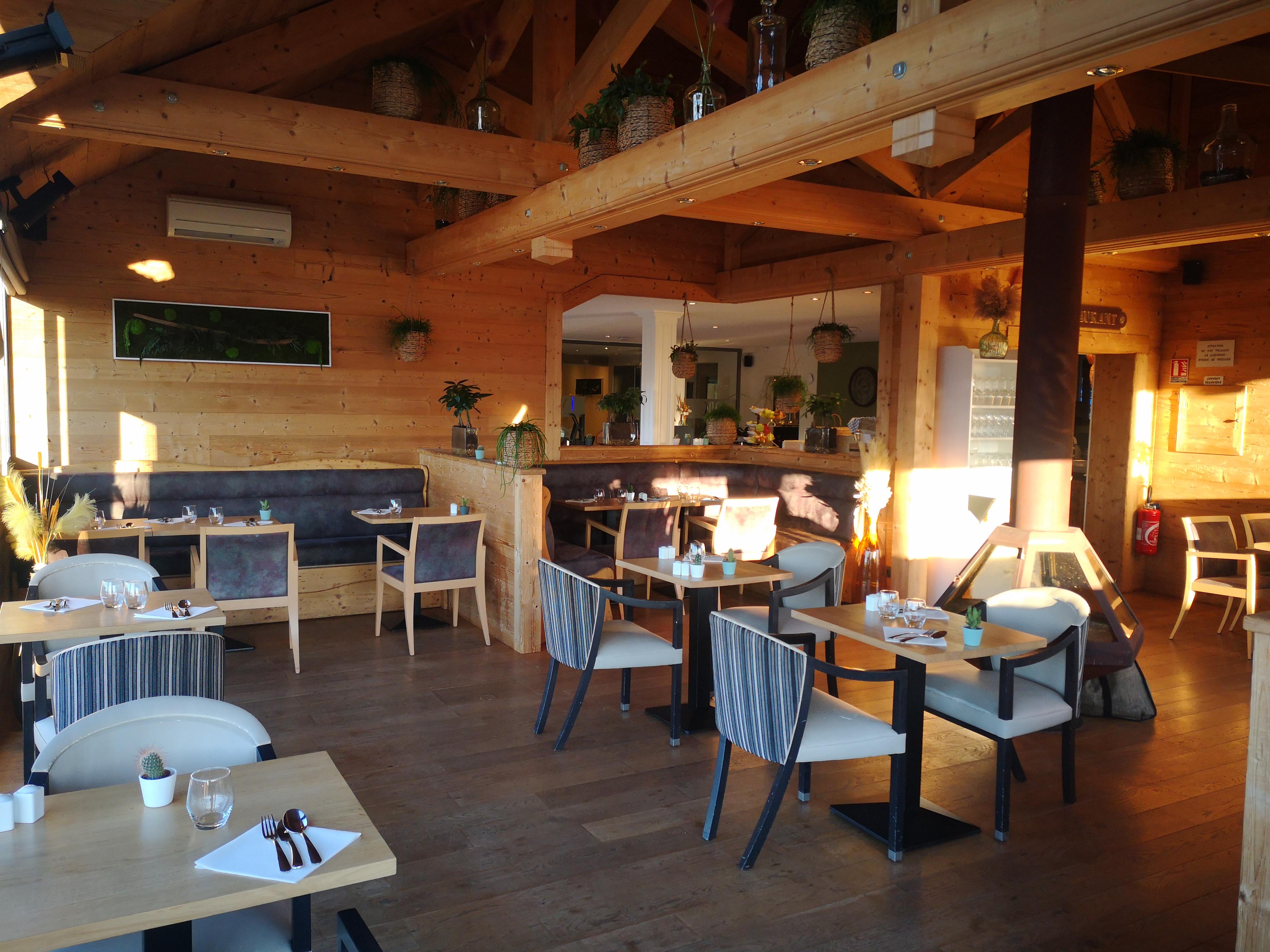 Le Konine - Hotel & Bar & Restaurant Montceau-les-Mines Eksteriør billede