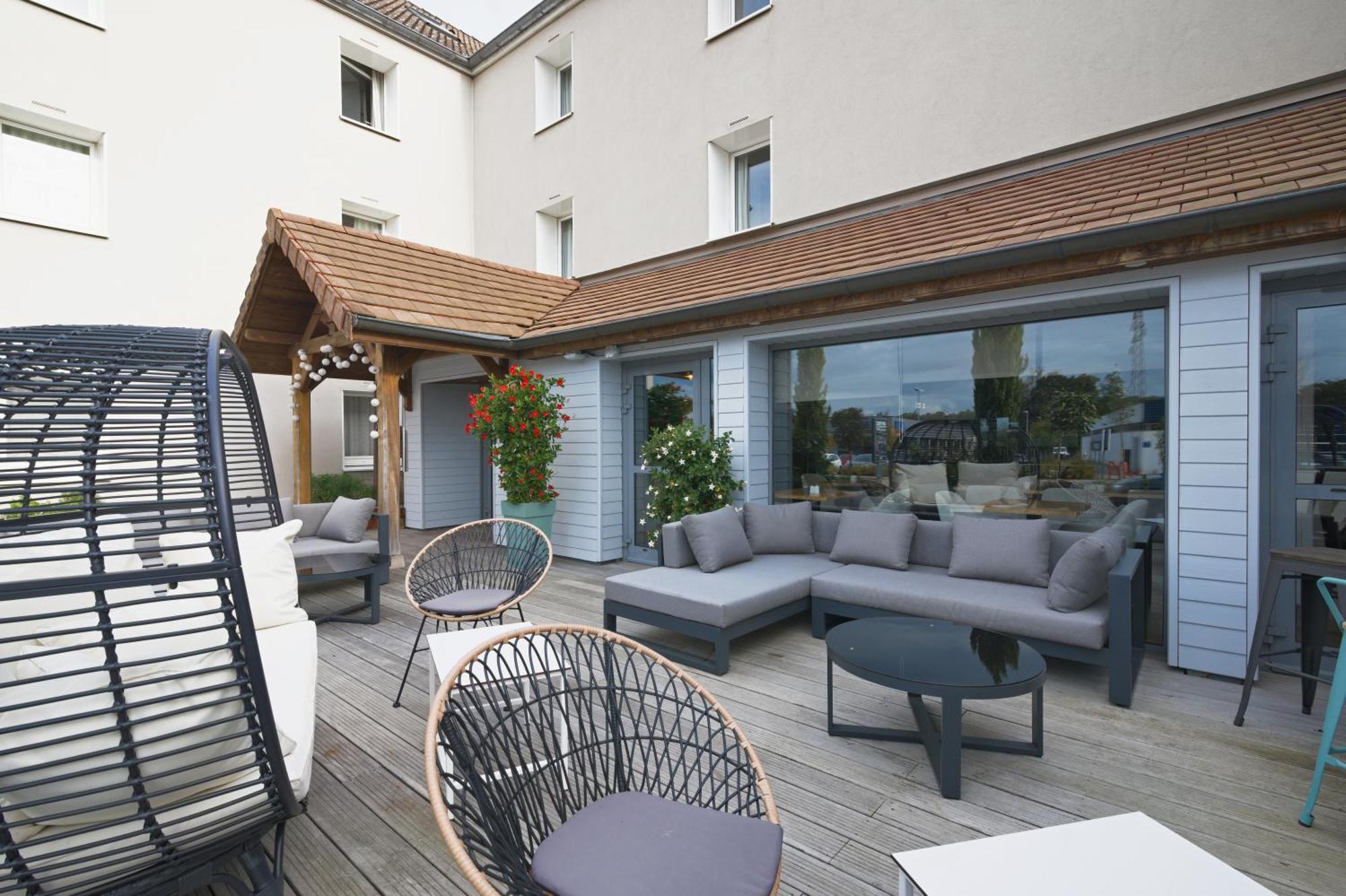 Le Konine - Hotel & Bar & Restaurant Montceau-les-Mines Eksteriør billede