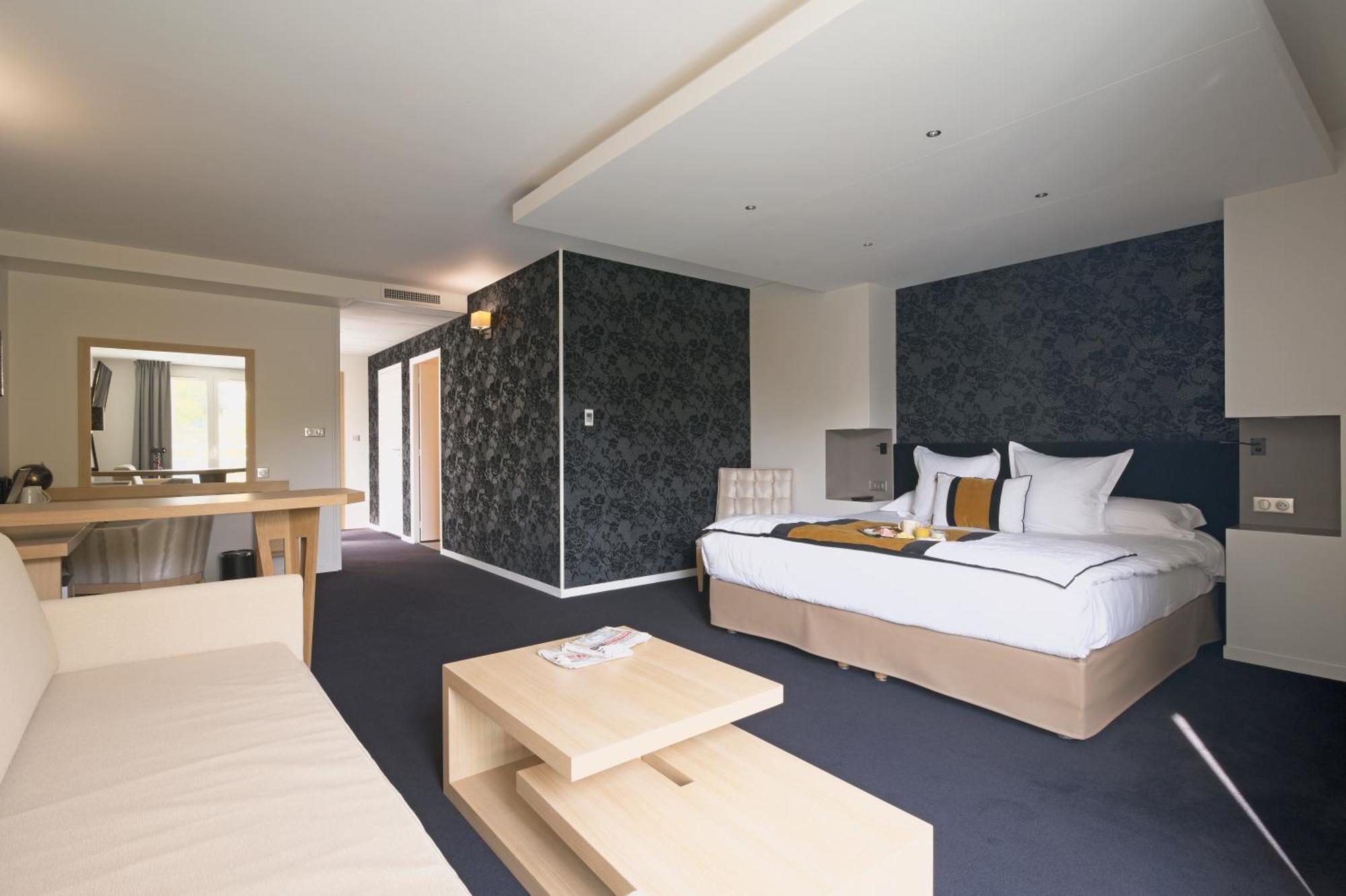 Le Konine - Hotel & Bar & Restaurant Montceau-les-Mines Eksteriør billede