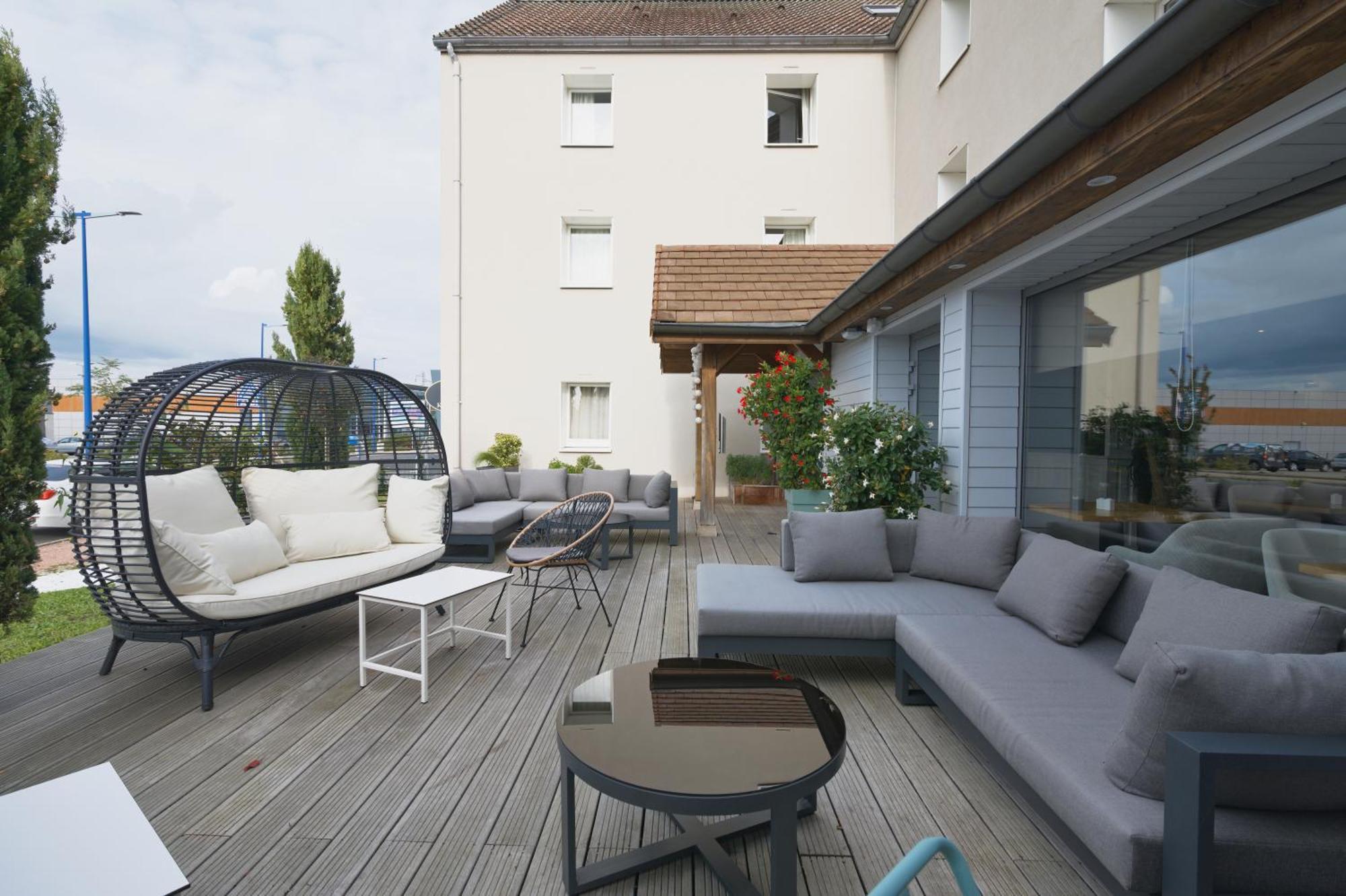 Le Konine - Hotel & Bar & Restaurant Montceau-les-Mines Eksteriør billede